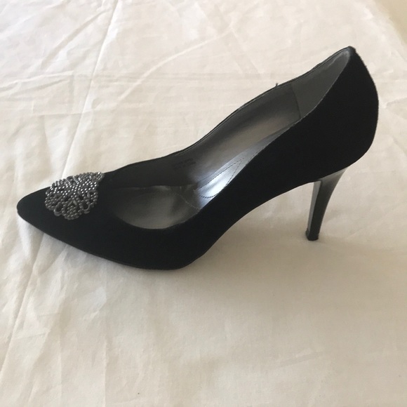 Tahari Shoes - Tahari black high heel shoes